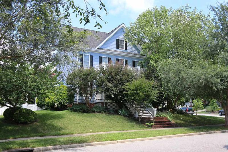 400 Highgrove Dr, Chapel Hill, NC 27516