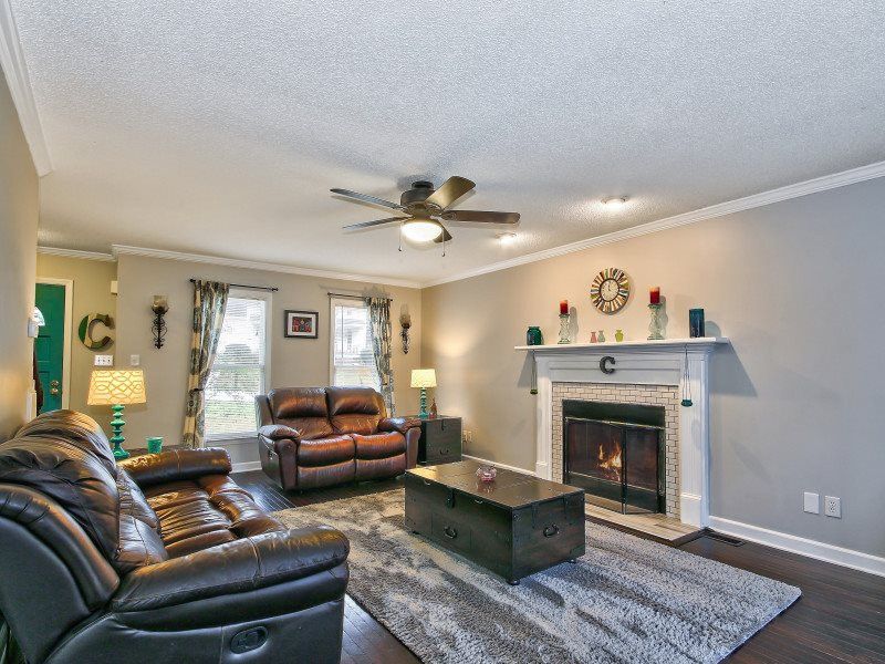 400 Holly Berry Ln, Holly Springs, NC 27540