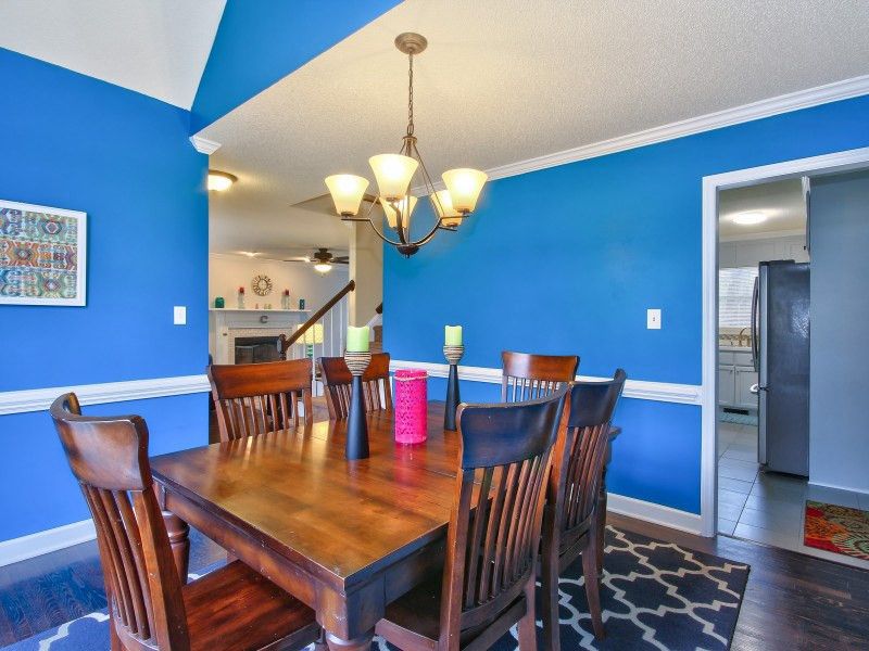 400 Holly Berry Ln, Holly Springs, NC 27540