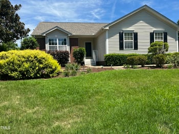 400 Holly Thorn Tc, Holly Springs, NC 27540