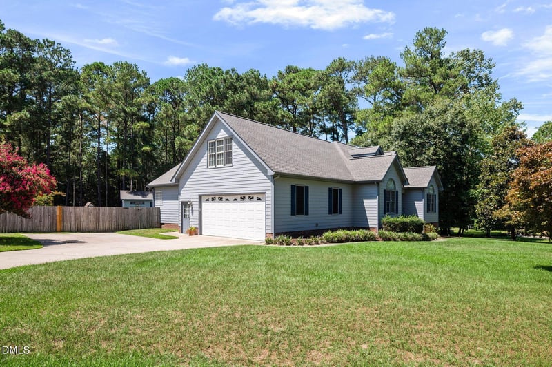 400 La Vista Ct, Benson, NC 27504