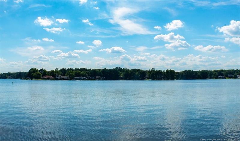 400 Lakeside Ln, Sanford, NC 27332