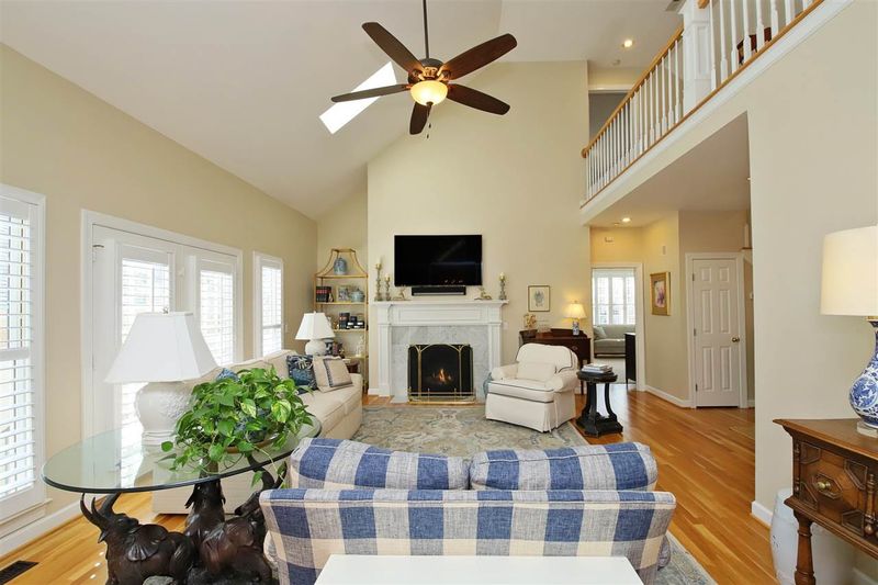 400 Lancaster Dr, Chapel Hill, NC 27517