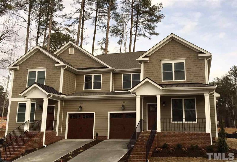 400 Lena Cir #13B, Chapel Hill, NC 27516