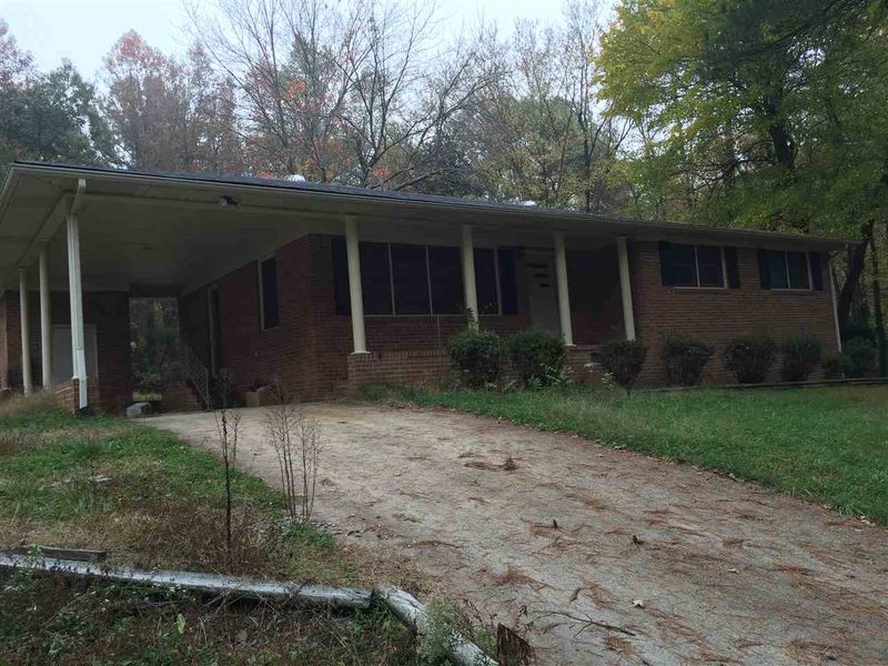 400 Montford Dr, Roxboro, NC 27573