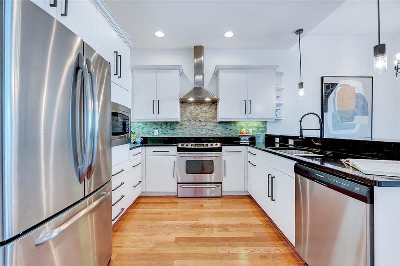 400 W North St #708, Raleigh, NC 27603