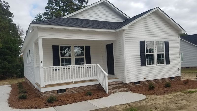 400 N Orange St, Coats, NC 27521