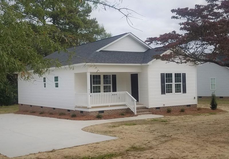 400 N Orange St, Coats, NC 27521