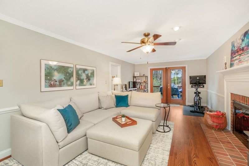 400 Rosehaven Dr, Raleigh, NC 27609