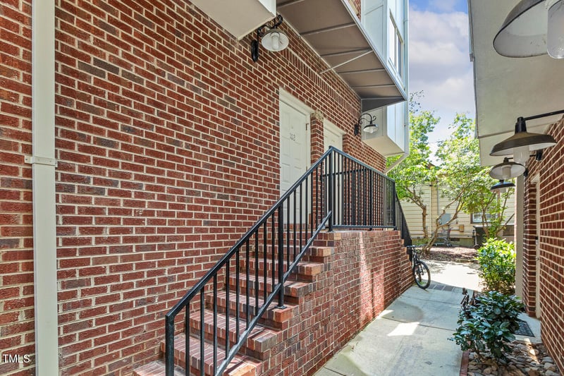 400 Rosemary St #102, Chapel Hill, NC 27516