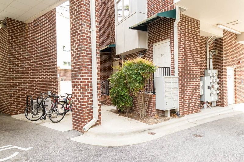 400 W Rosemary St #112, Chapel Hill, NC 27516