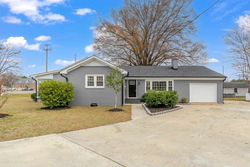 400 E Wellons St, Four Oaks, NC 27524