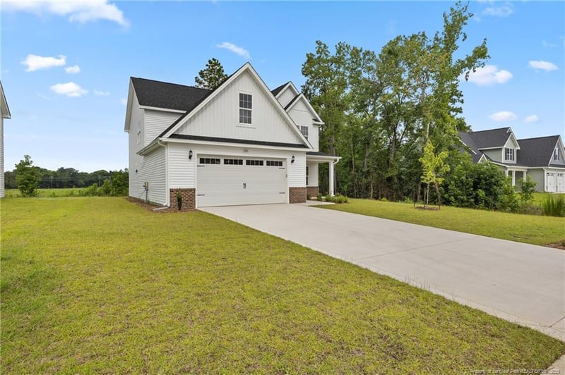 400 Whitestone Dr, Fayetteville, NC 28312