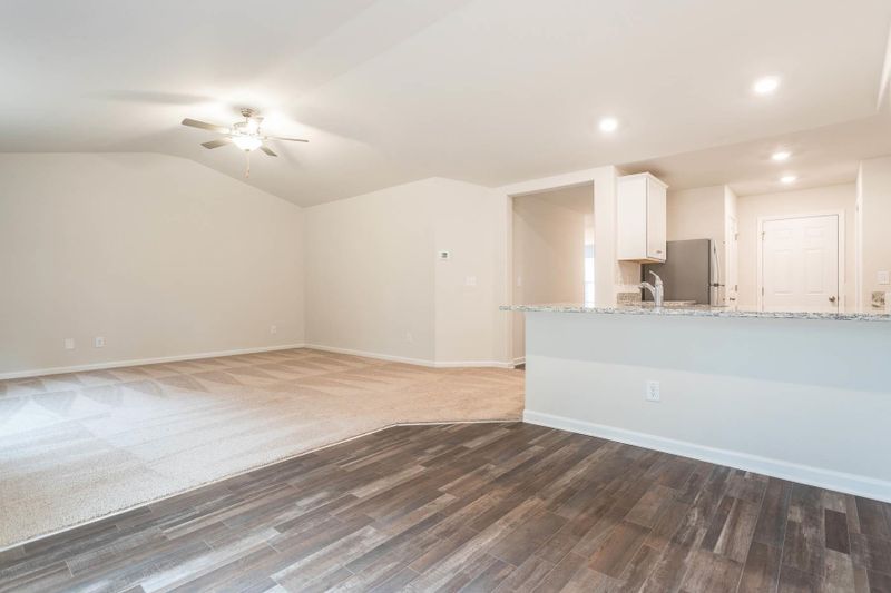 400 Windbreak Ln, Youngsville, NC 27596