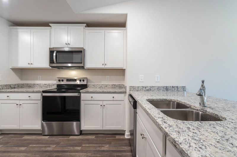 400 Windbreak Ln, Youngsville, NC 27596