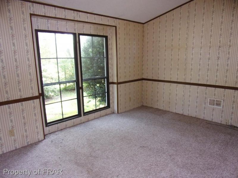 4000 Farmstead Dr, Sanford, NC 27332