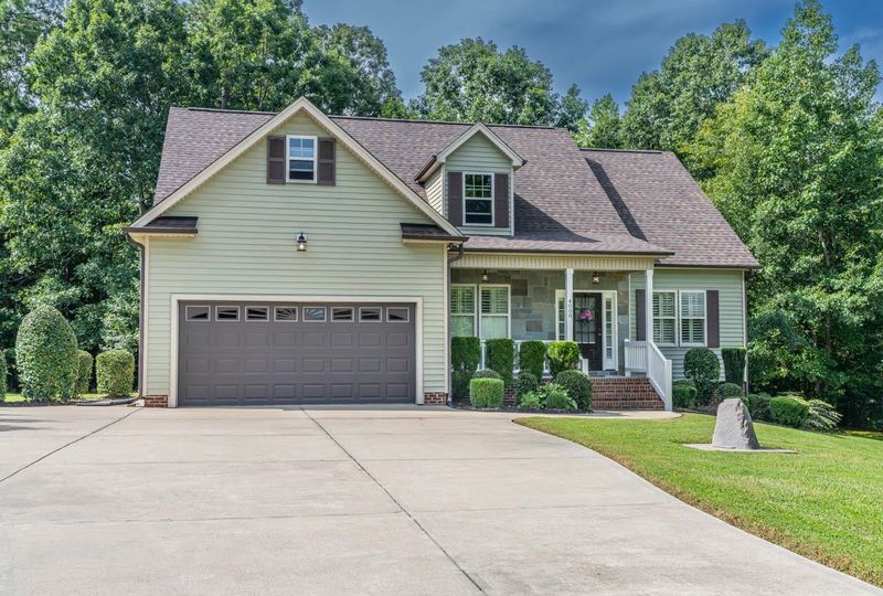 4000 Hopkins Trace Ln, Zebulon, NC 27597