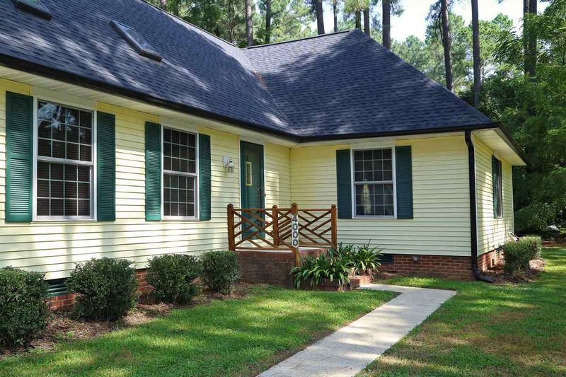 4000 Old Sturbridge Dr, Apex, NC 27539