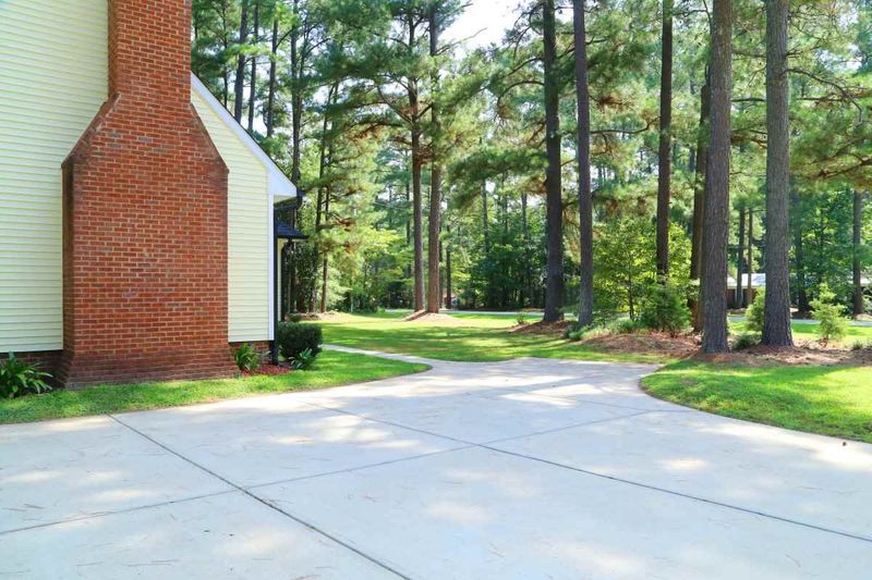 4000 Old Sturbridge Dr, Apex, NC 27539