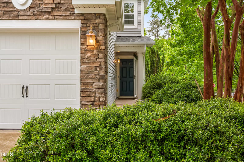 4000 Remington Oaks Cir, Cary, NC 27519