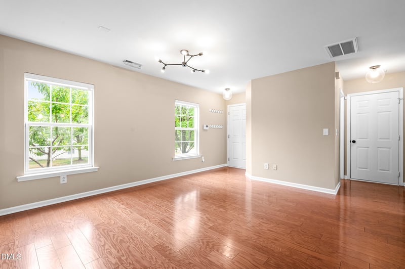 4000 Remington Oaks Cir, Cary, NC 27519