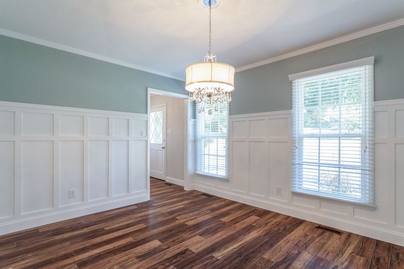 4001 Quail Hollow Dr, Raleigh, NC 27609