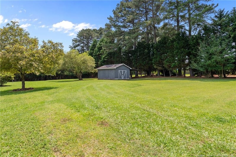 4001 Western Hills Dr, Sanford, NC 27330