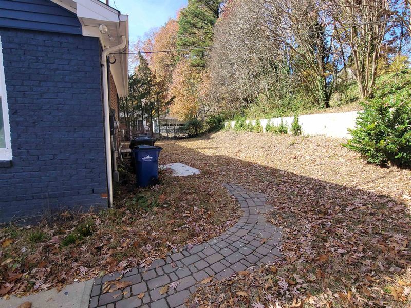 4001 Wingate Dr, Raleigh, NC 27609