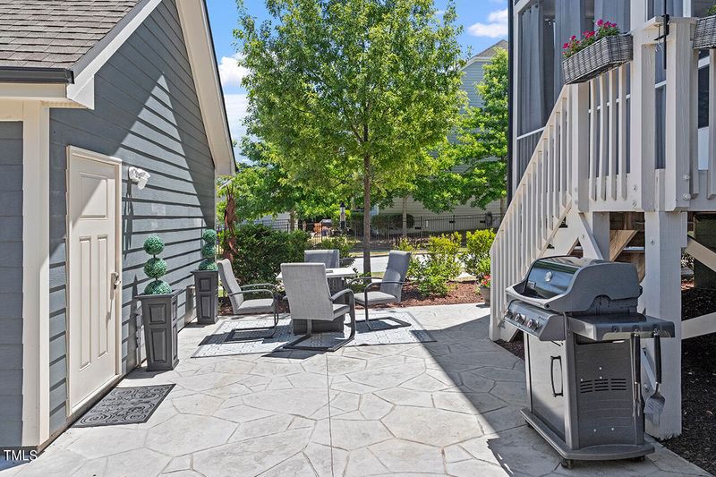 4002 Overcup Oak Ln, Cary, NC 27519