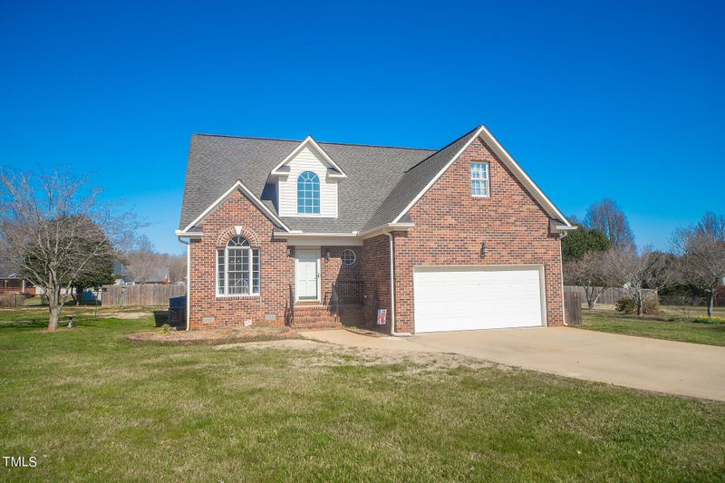 4002 Point Ct, Mebane, NC 27302