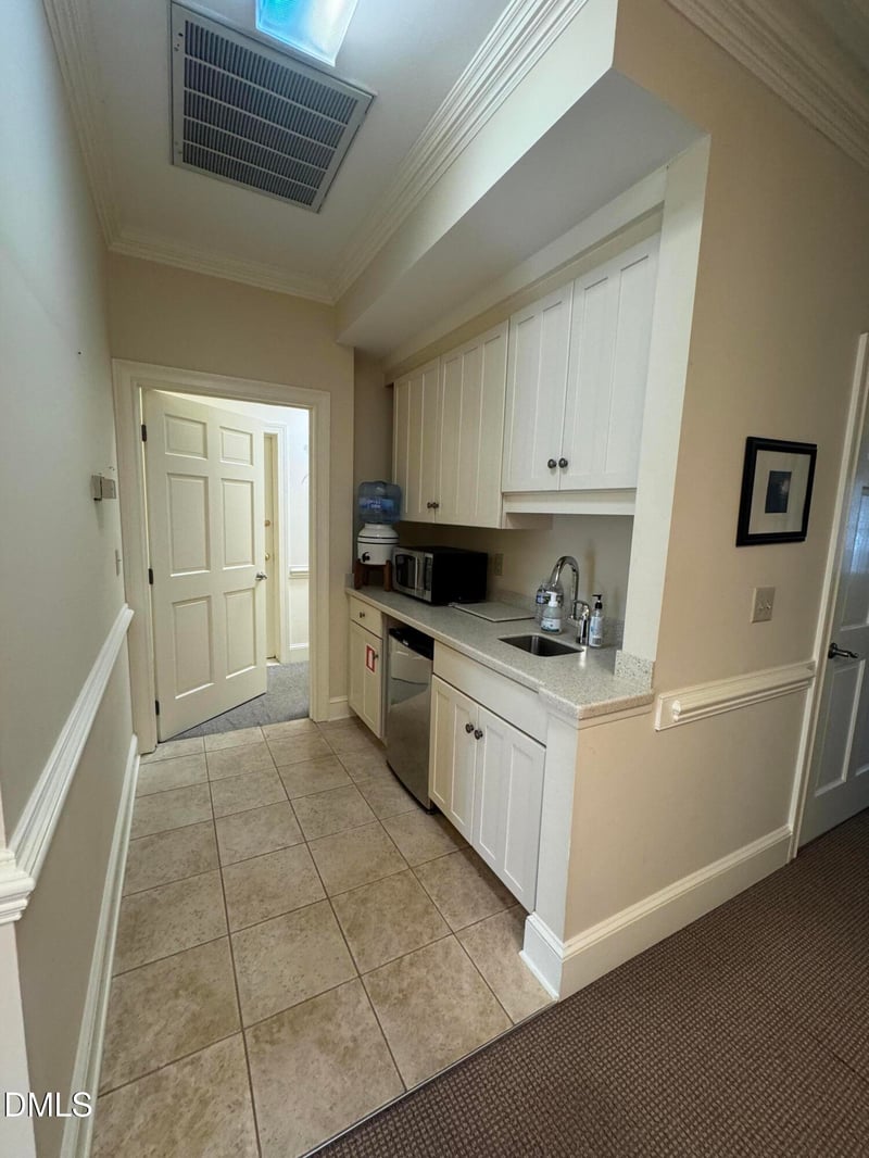 4004 Barrett  #203, Raleigh, NC 27609