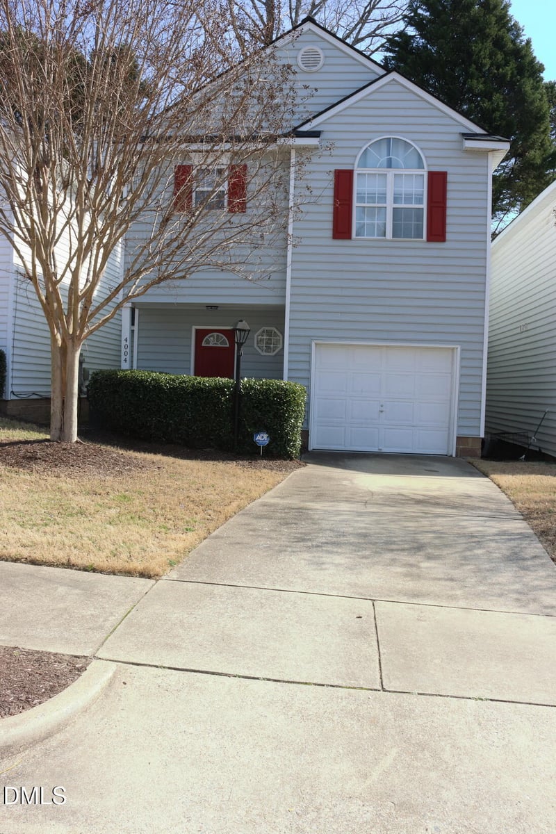 4004 Beaufain St, Raleigh, NC 27604