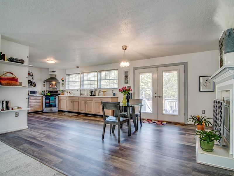 4004 Teer Rd, Chapel Hill, NC 27516