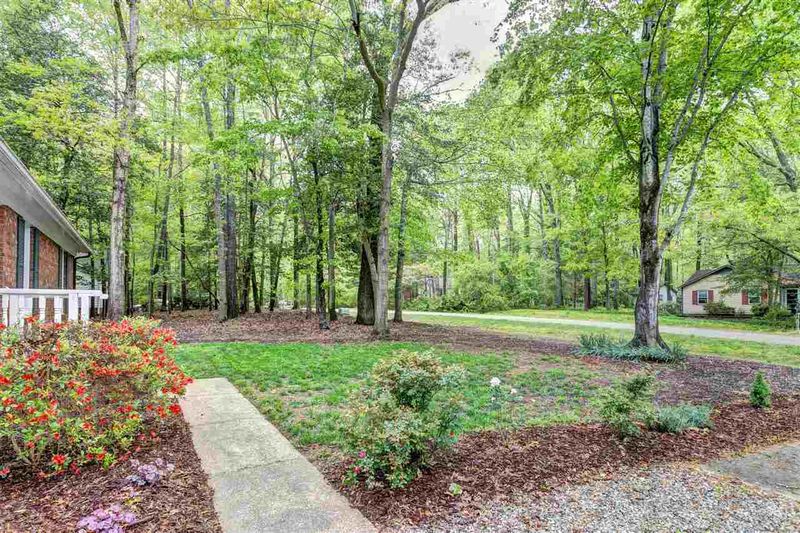 4005 Bamburgh Ln, Apex, NC 27539