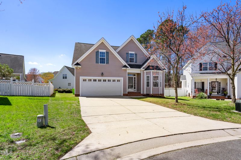 4005 Freesia Ct, Zebulon, NC 27597