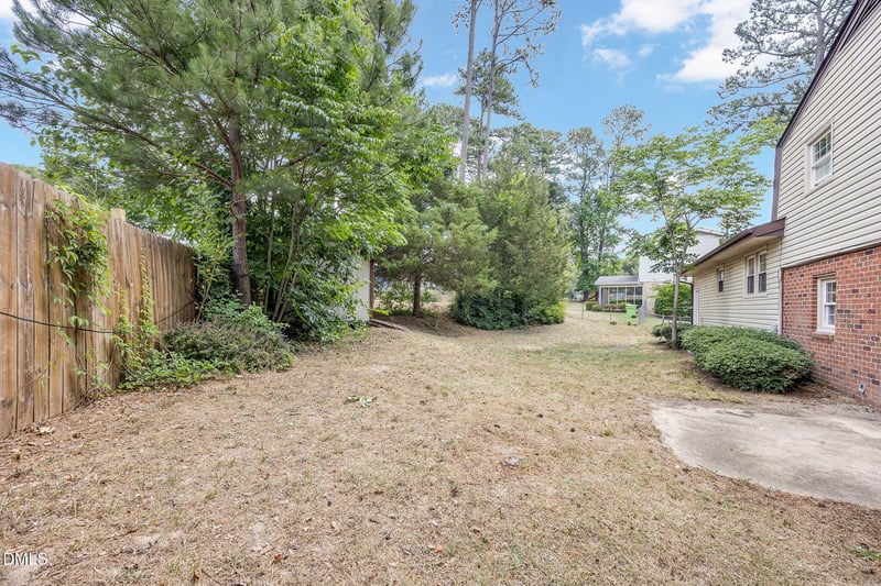 4005 Pin Oak Rd, Raleigh, NC 27604