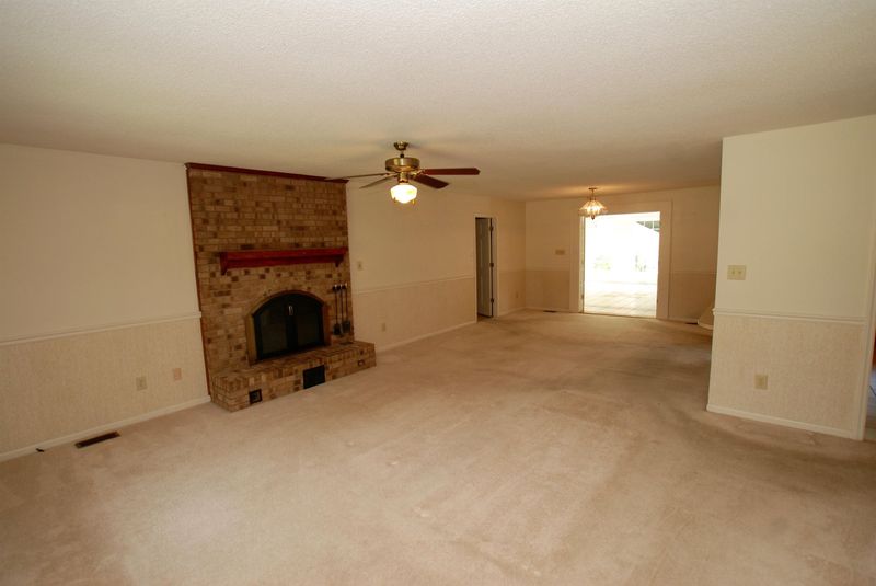 4006 Brown Pl, Raleigh, NC 27604