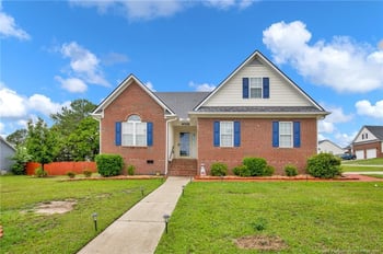4006 Craigwood Ln, Hope Mills, NC 28348