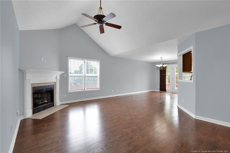 4006 Craigwood Ln, Hope Mills, NC 28348