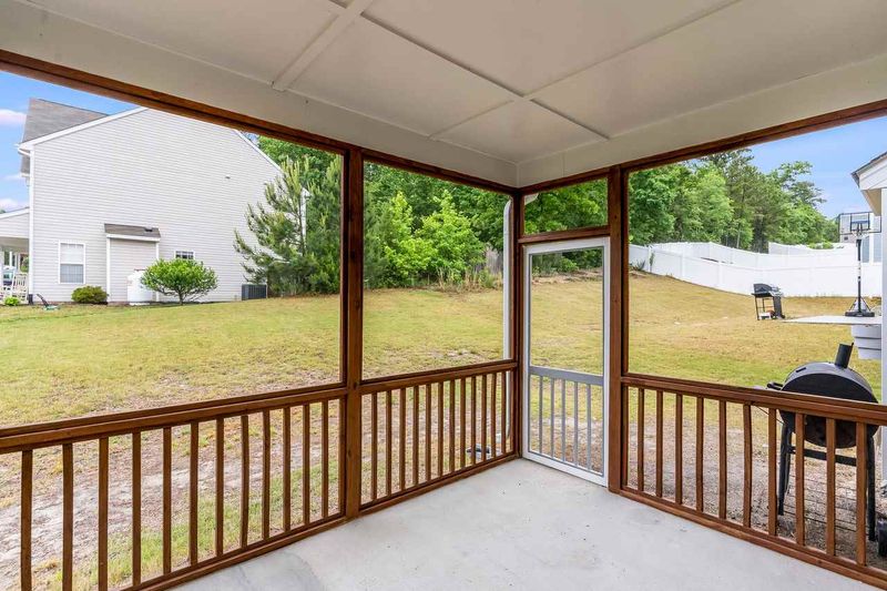 4007 White Kestrel Dr, Raleigh, NC 27616