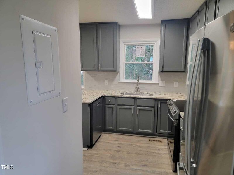 4008 Old Coach Rd, Raleigh, NC 27616