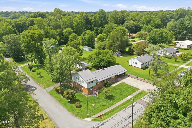 401 9th St, Mebane, NC 27302