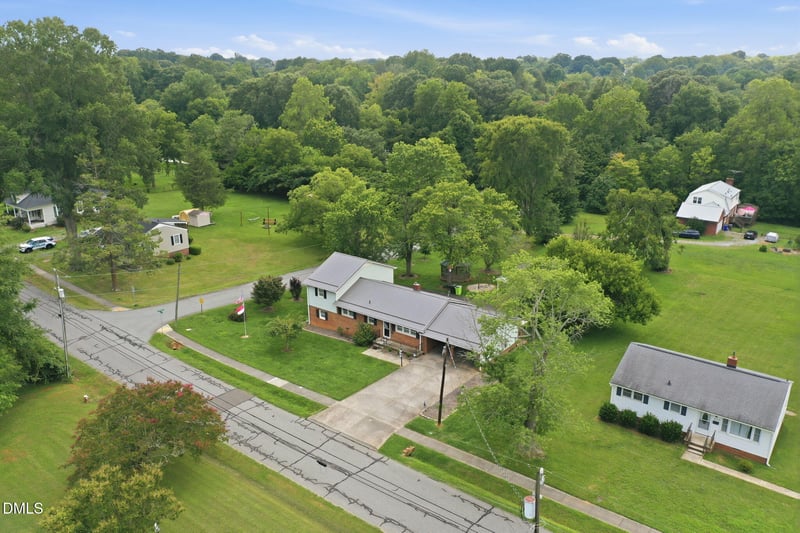 401 9th St, Mebane, NC 27302