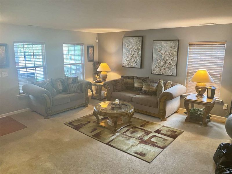 401 Ashburn Ln, Durham, NC 27703