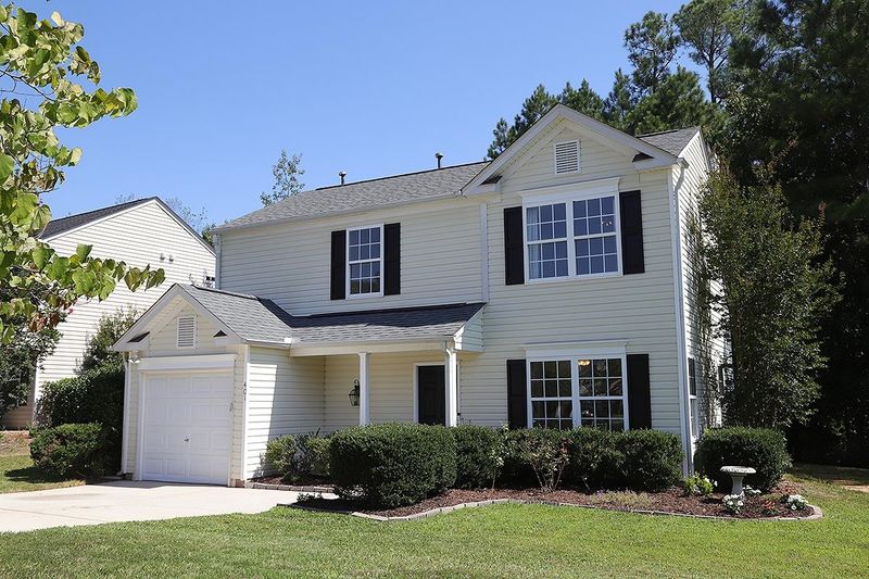 401 Beverstone Dr, Holly Springs, NC 27540