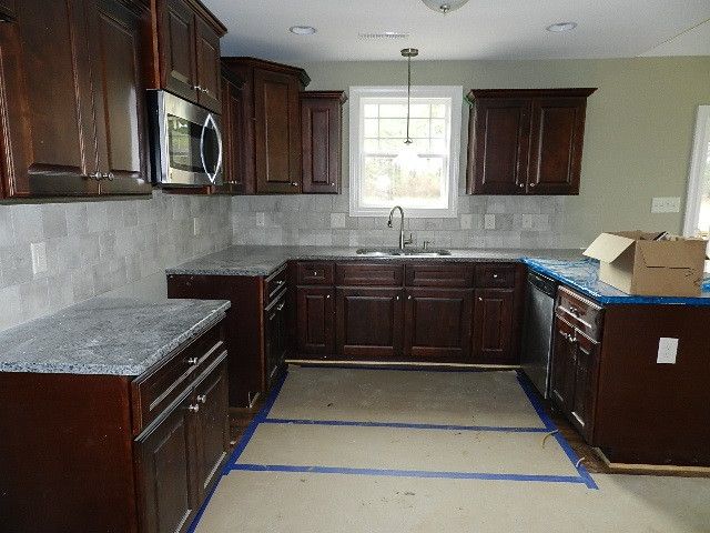 401 Blaze Ridge Dr, Smithfield, NC 27577