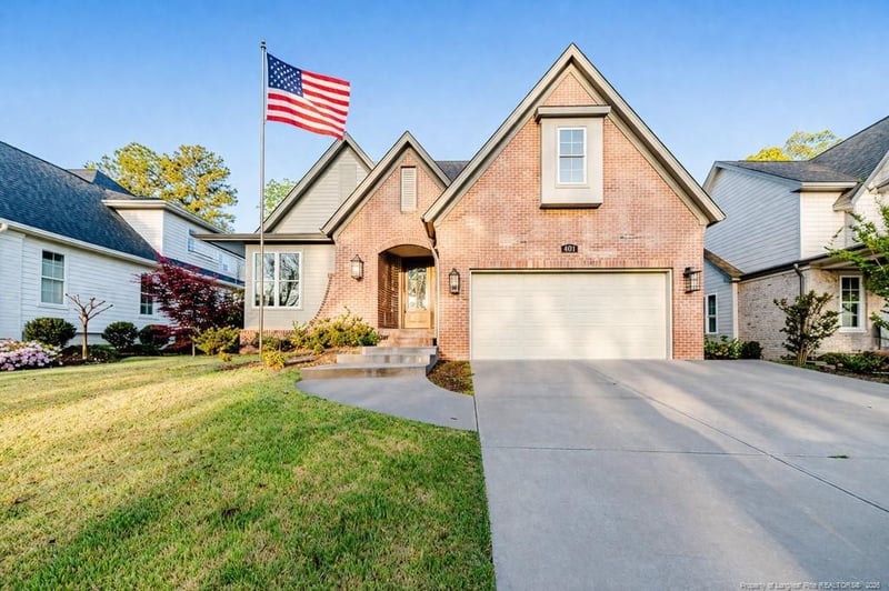 401 Bridgewater Dr, Sanford, NC 27330