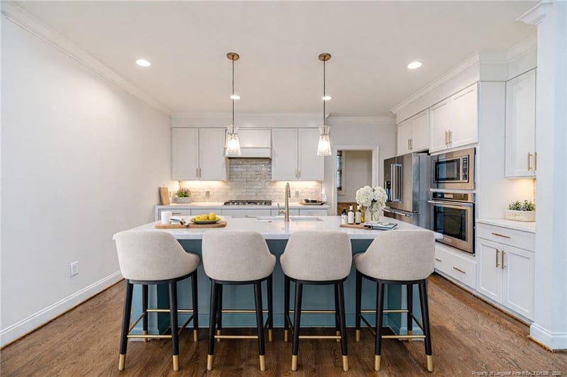 401 Bridgewater Dr, Sanford, NC 27330