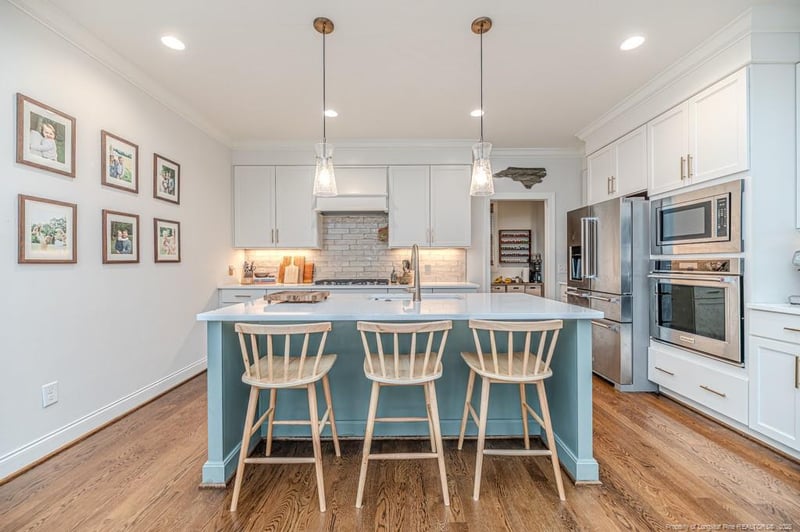 401 Bridgewater Dr, Sanford, NC 27330