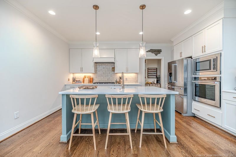 401 Bridgewater Dr, Sanford, NC 27330